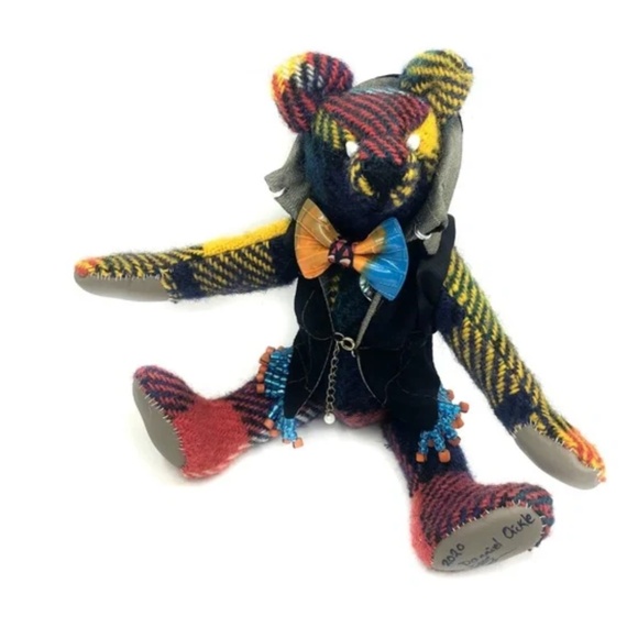 “Oliver” - Wool tartan heirloom teddy bear - Picture 1 of 5